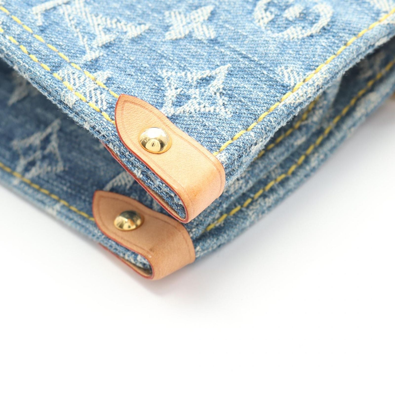 Louis Vuitton Tote On The Go MM LV Monogram Denim Leather LV — view 8