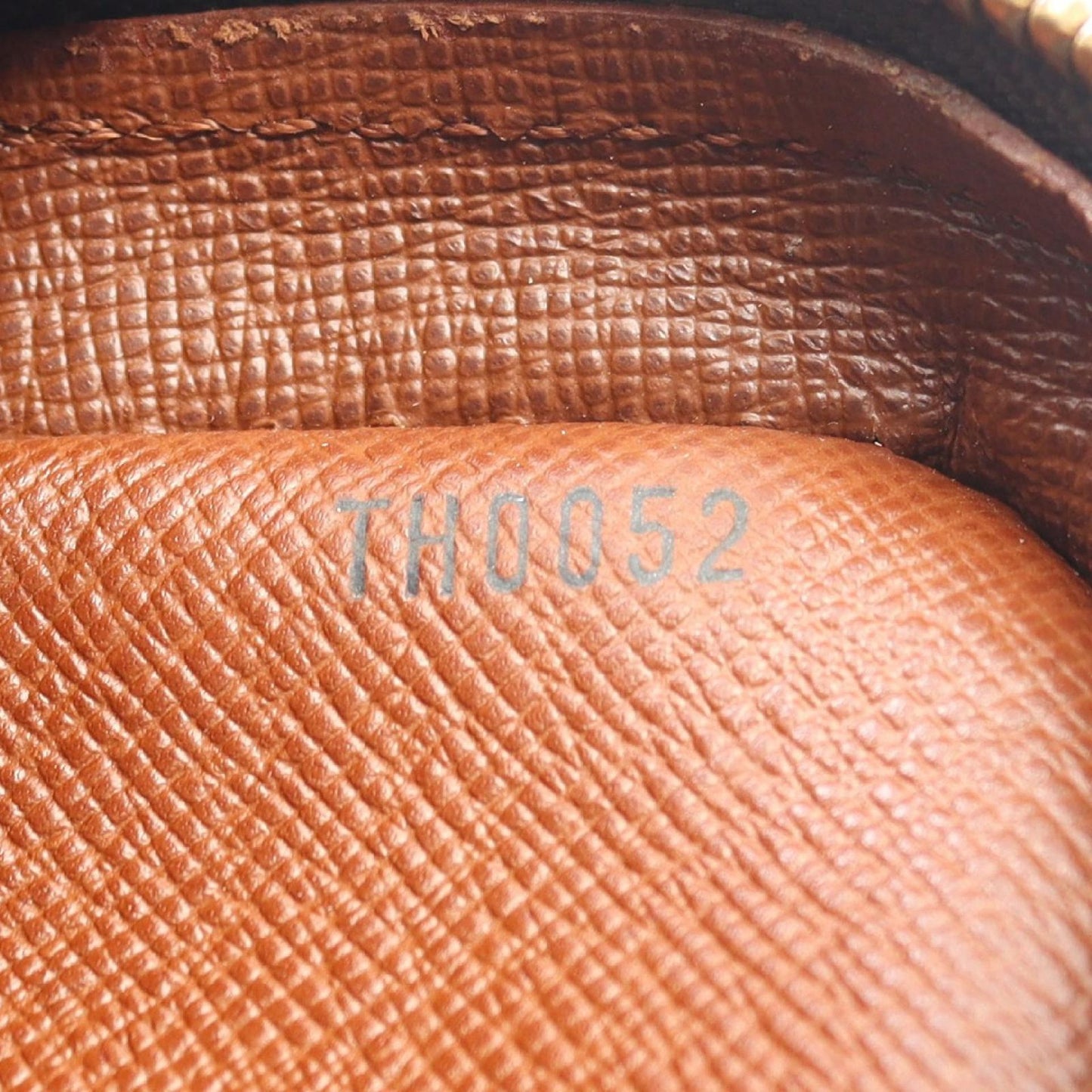 Louis Vuitton Shoulder Bag Amazon Canvas Leather — view 5
