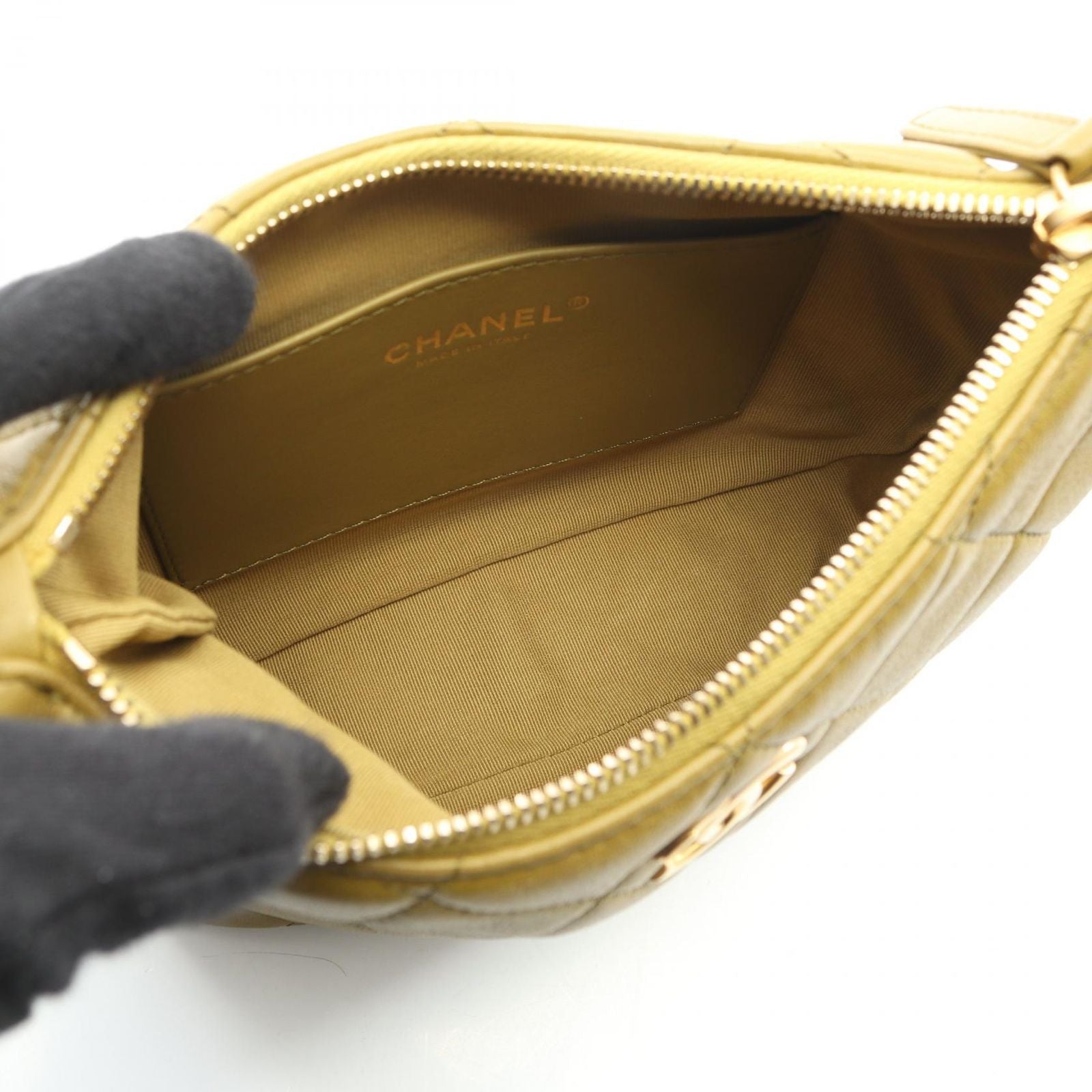 Chanel Shoulder Bag Rujo Oli Lambskin Quilted Bo — view 3