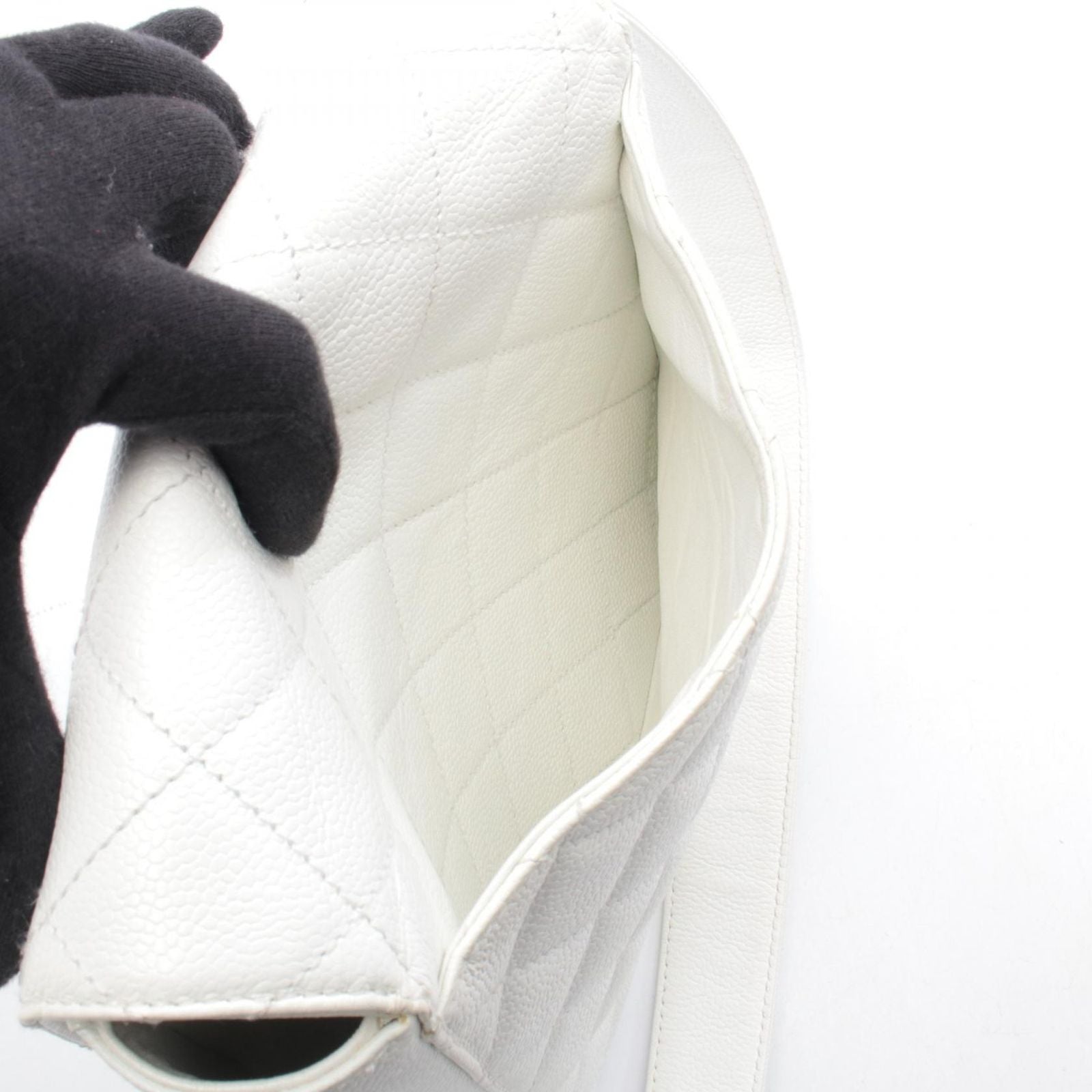 Chanel Shoulder Bag Quilted White Leather — view 6