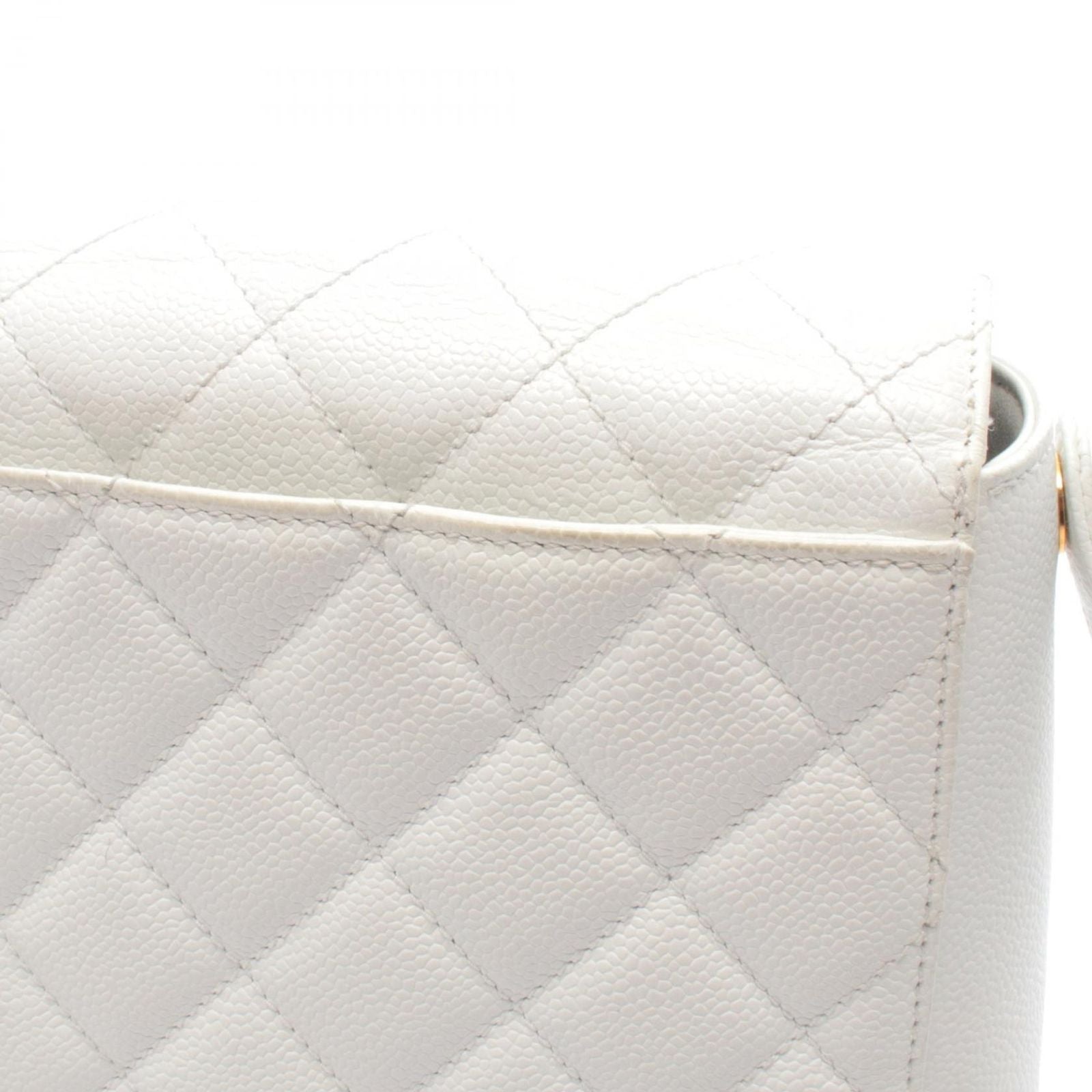 Chanel Shoulder Bag Quilted White Leather — view 7