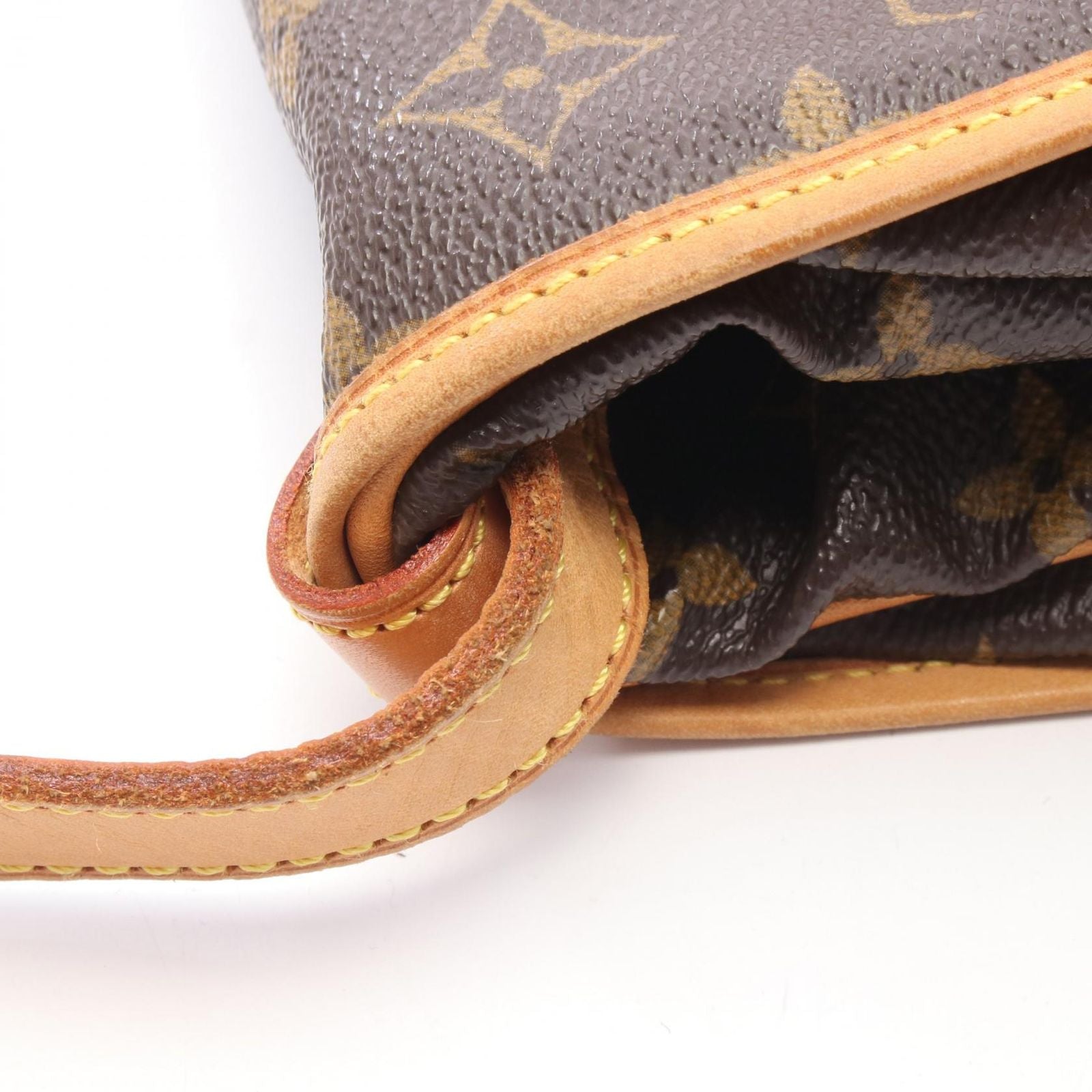 Louis Vuitton Shoulder Bag Saumur 30 Canvas Leather — view 9