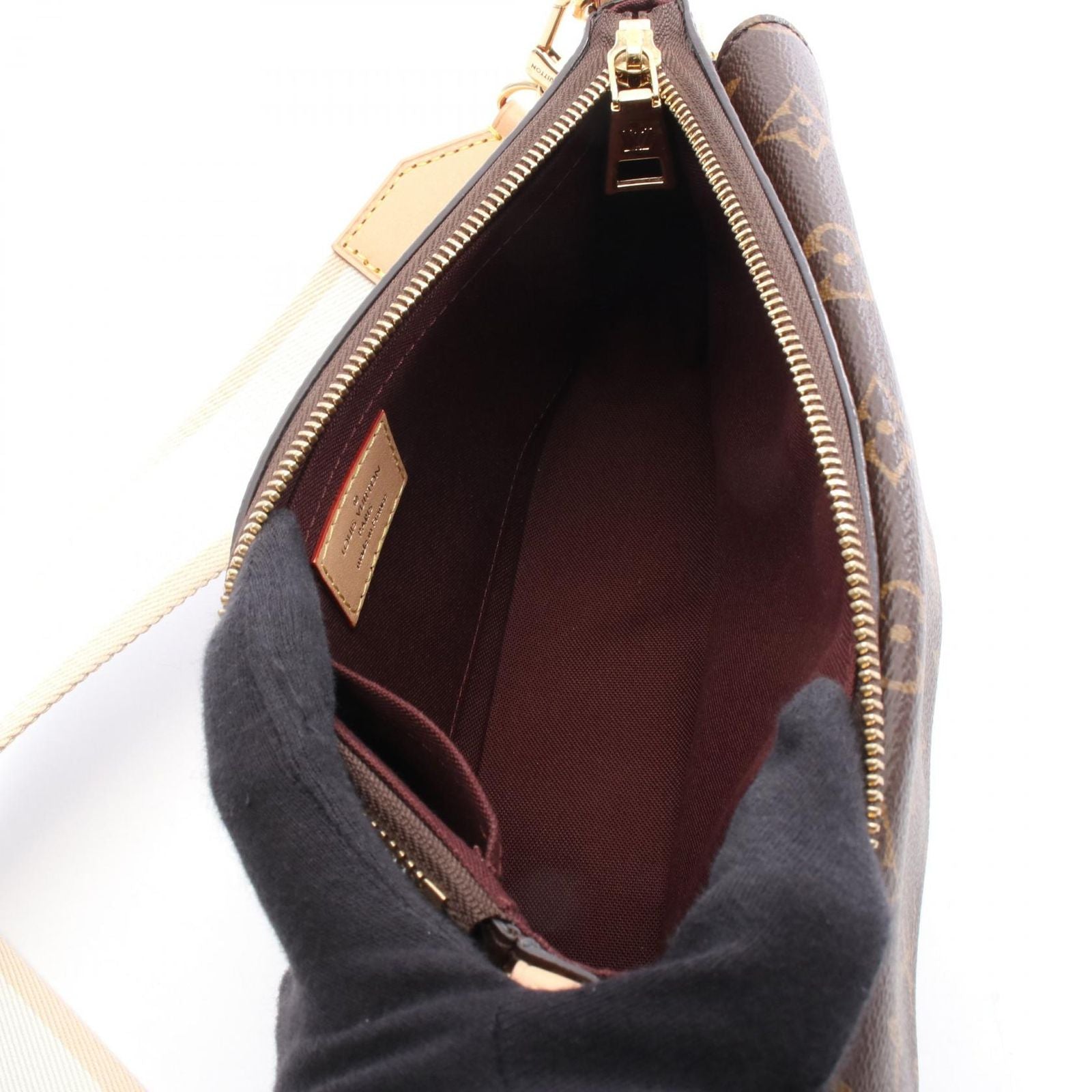 Louis Vuitton Shoulder Bag Viva Cite Monogram Canvas Leather — view 3