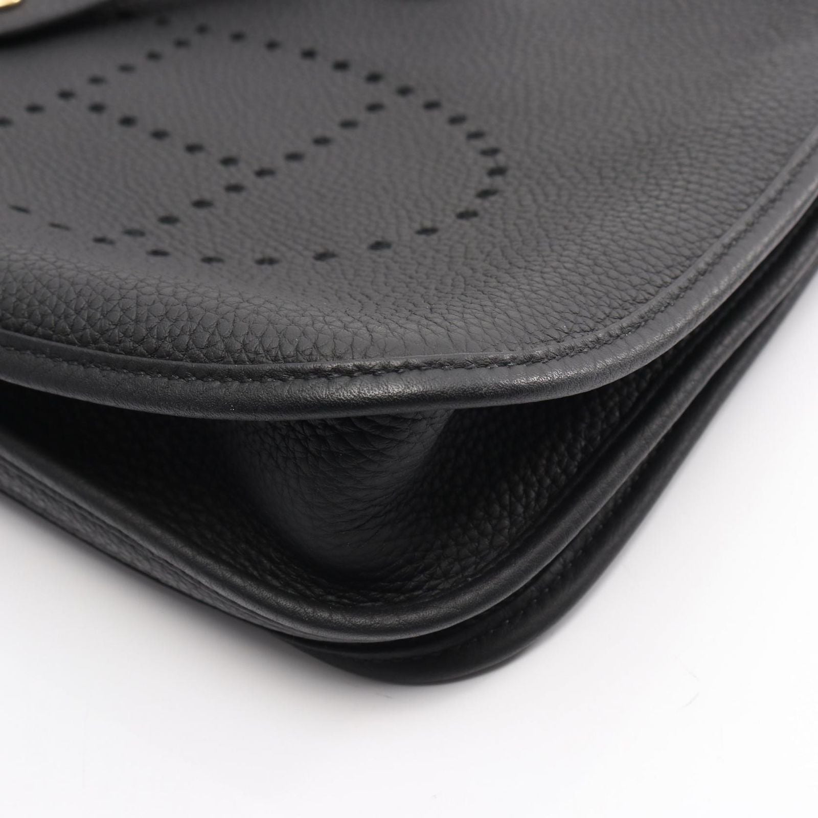 Hermes Shoulder Bag Evelyne 3 Trois PM Black Leather — view 6