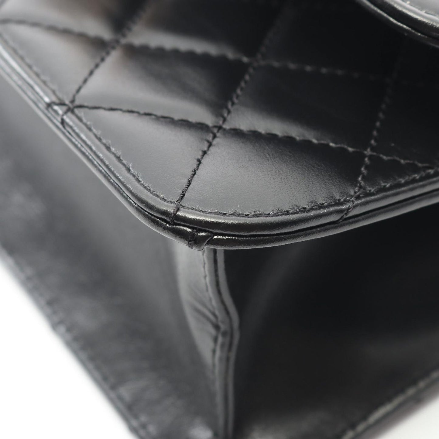 Chanel Shoulder Bag Quilted Black Leather Chain — view 8