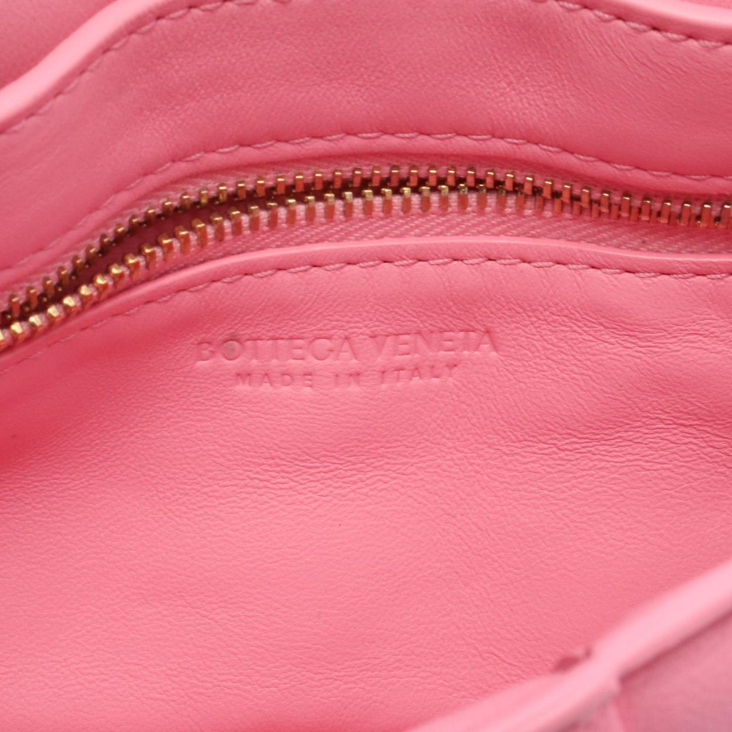 Bottega Veneta Shoulder Bag Padded Cassette Intrecciato Pink Leather Maxi Small — view 4