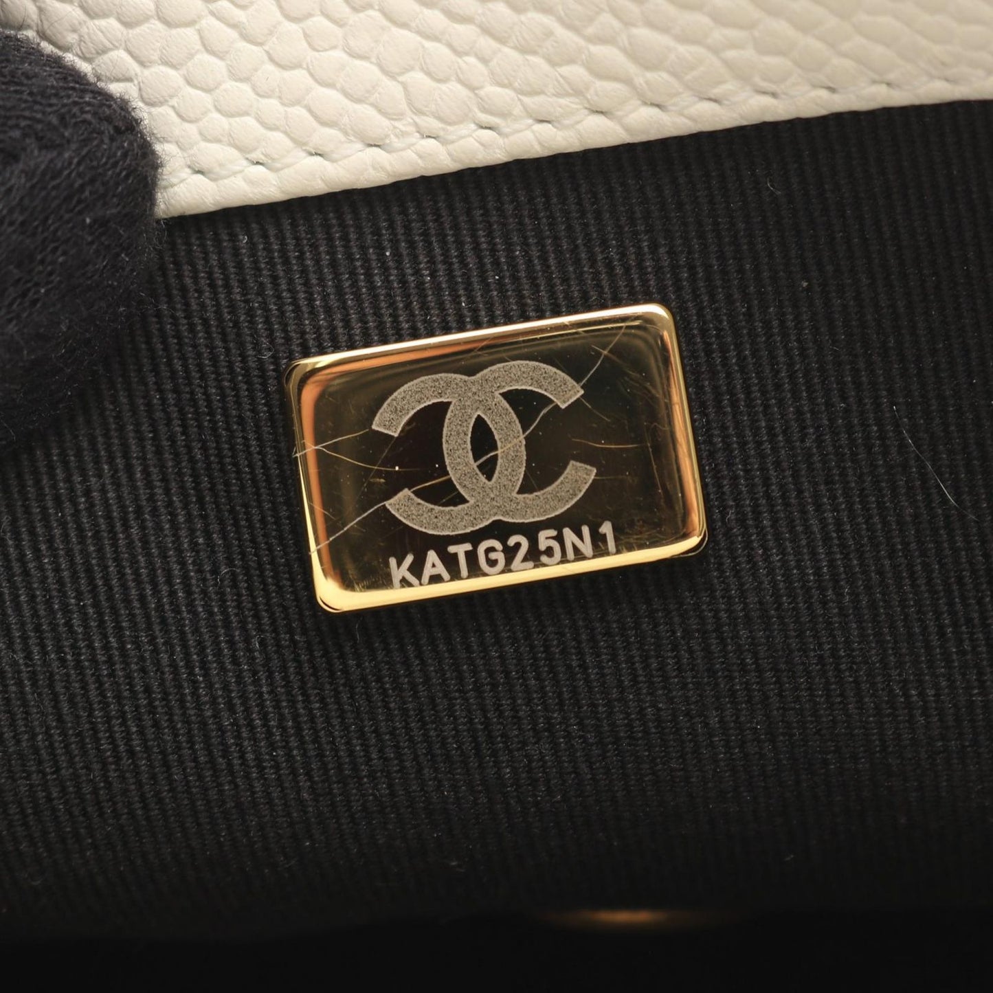 Chanel Shoulder Bag Quilted White Leather Small Flap Chain — view 5