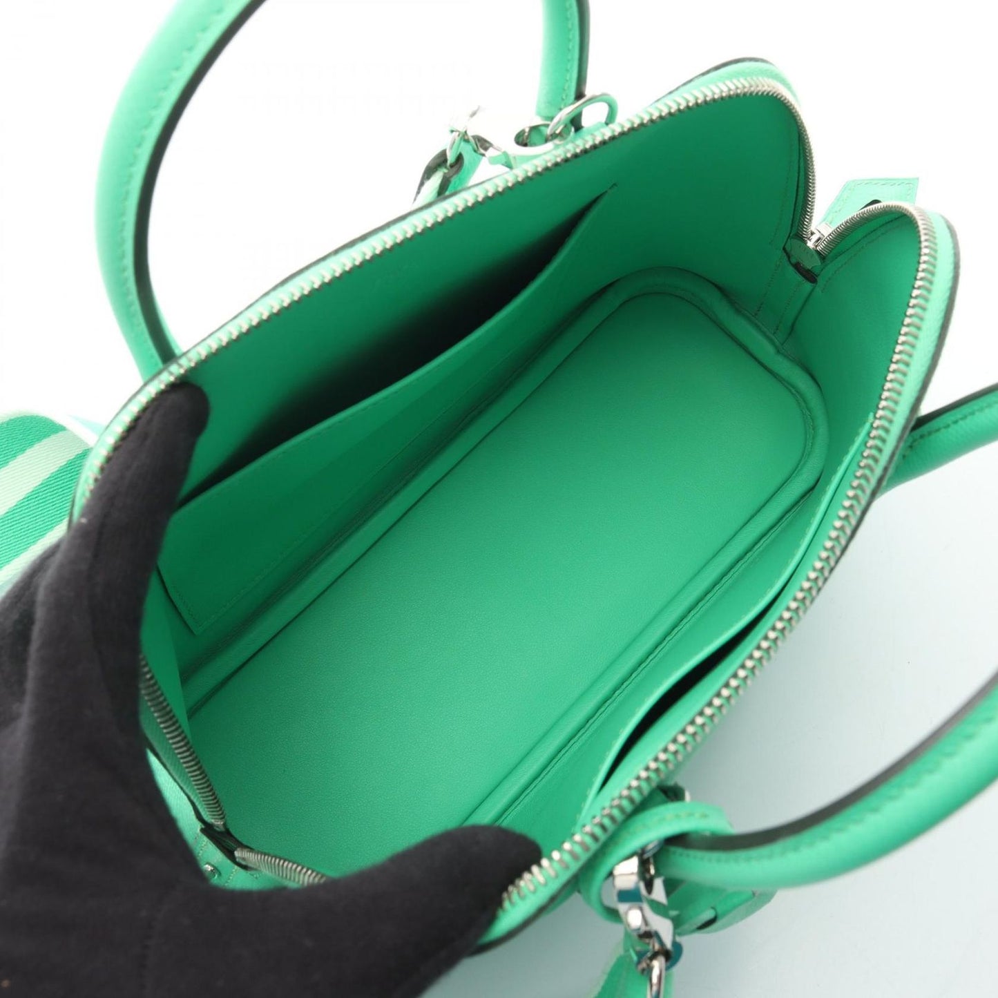 Hermes Handbag Bolide 25 Vert Comic Leather — view 3