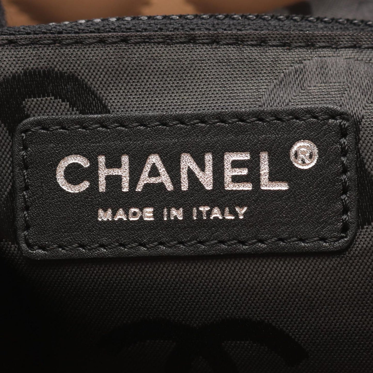 Chanel Tote Cambon Line Large Beige Black Leather — view 4