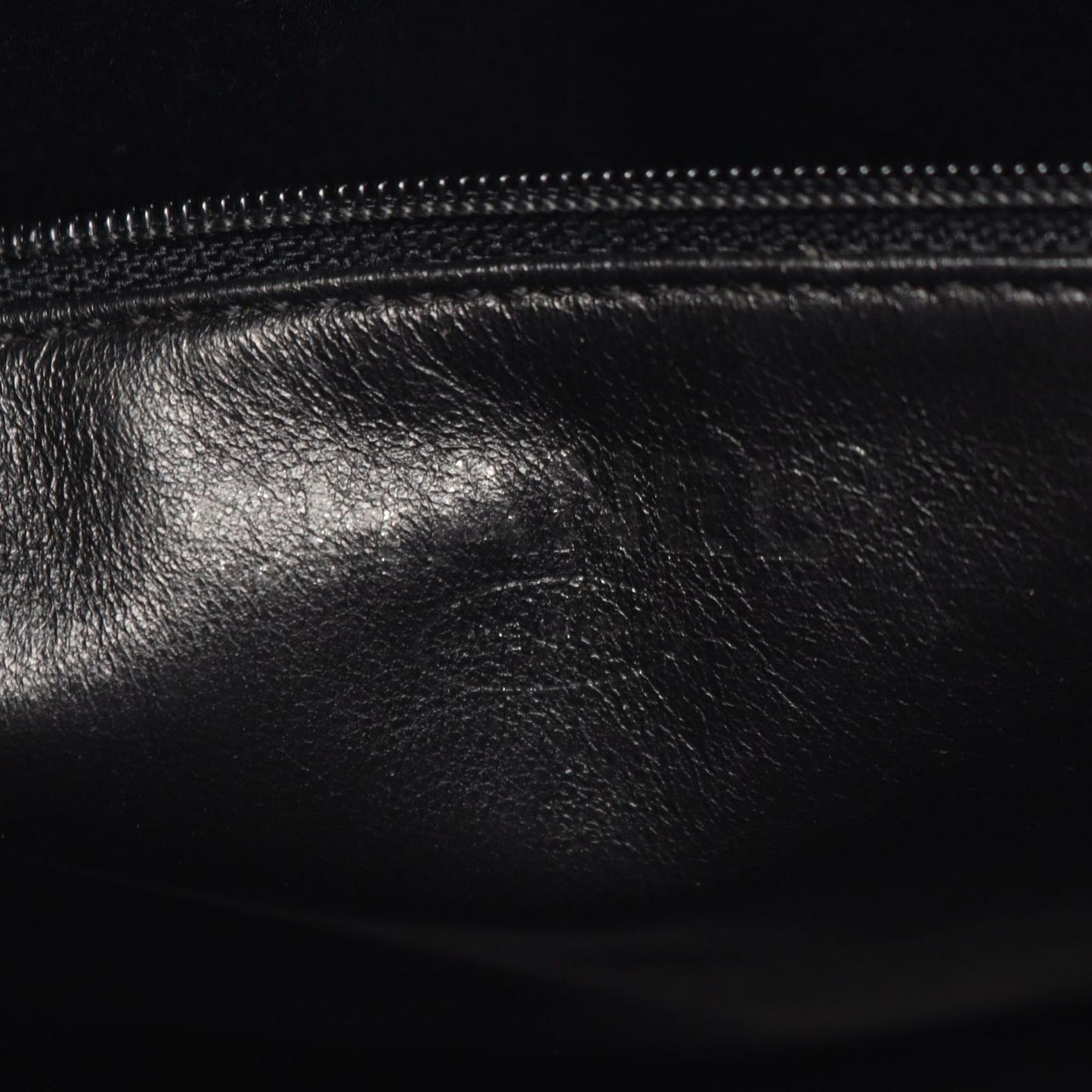 Chanel Tote Medallion Black Calf — view 4