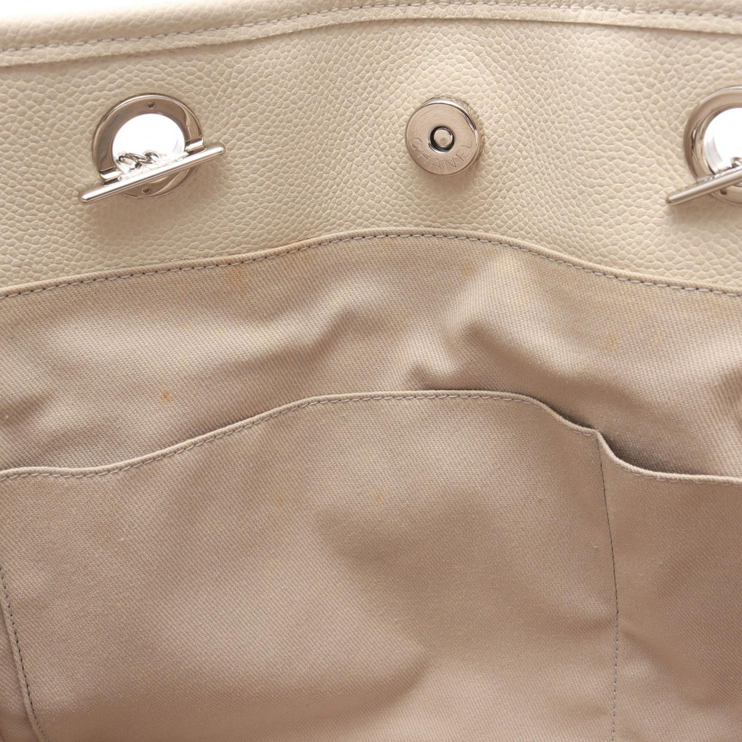 Chanel Tote Deauville Ivory Leather Chain MM — view 9