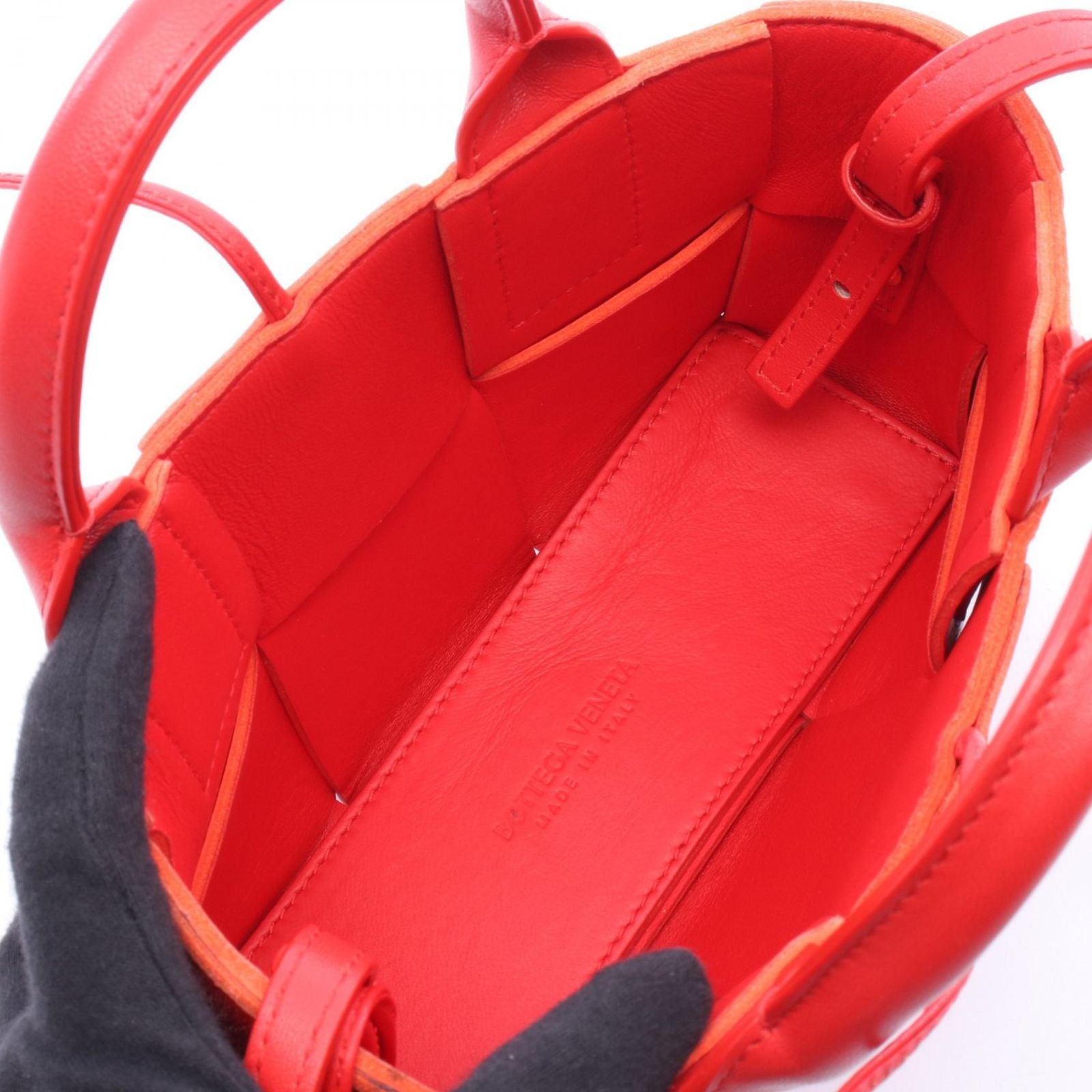 Bottega Veneta Tote Candy Arco 2-Way Red Leather Intrecciato Mini — view 3