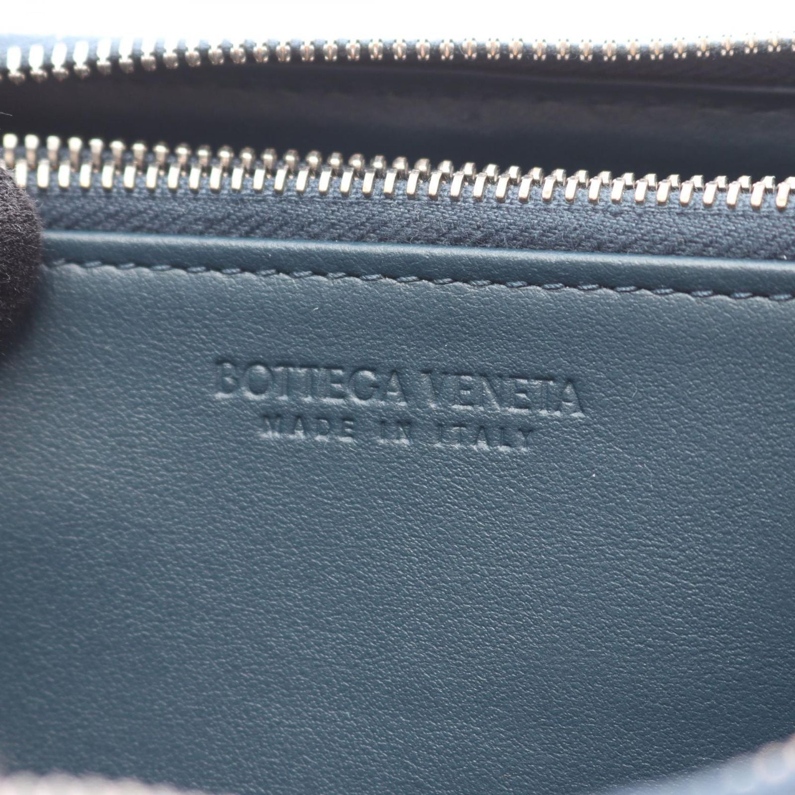 Bottega Veneta Round Wallet Cassette Stitch Maxi Intrecciato Navy Leather — view 4