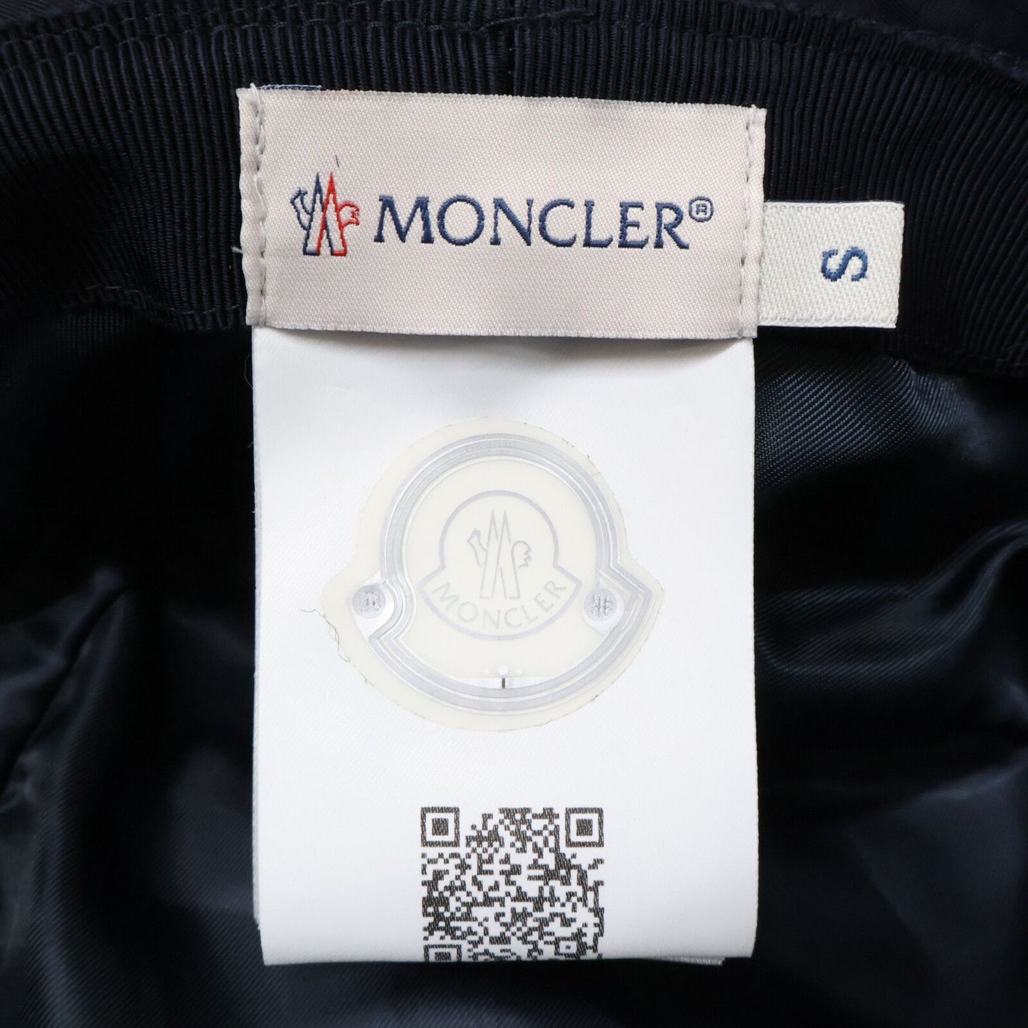 Moncler Berretto Bucket Hat — view 7