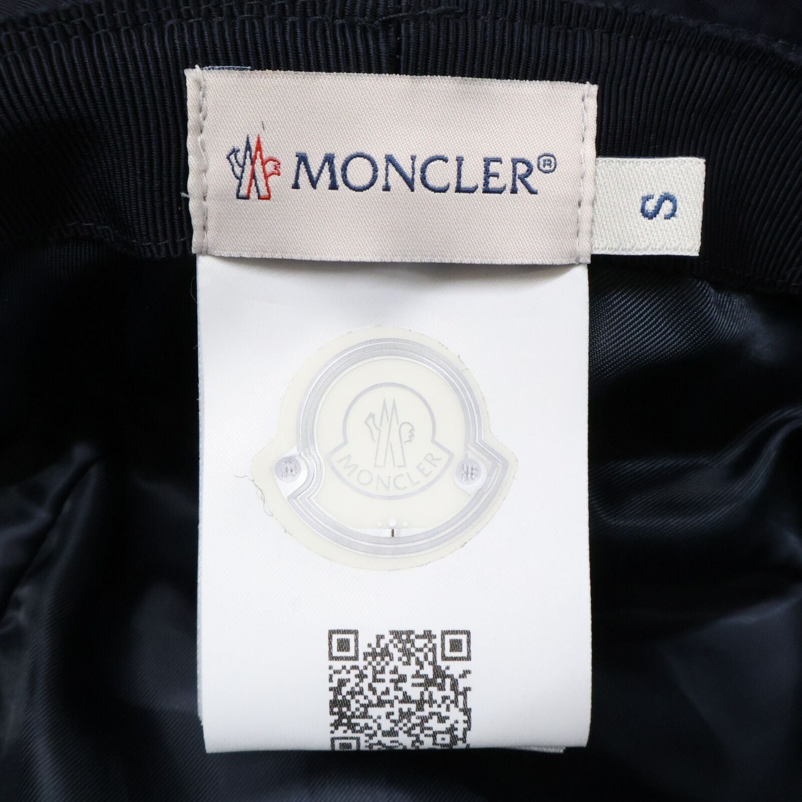 Moncler Berretto Bucket Hat — view 7