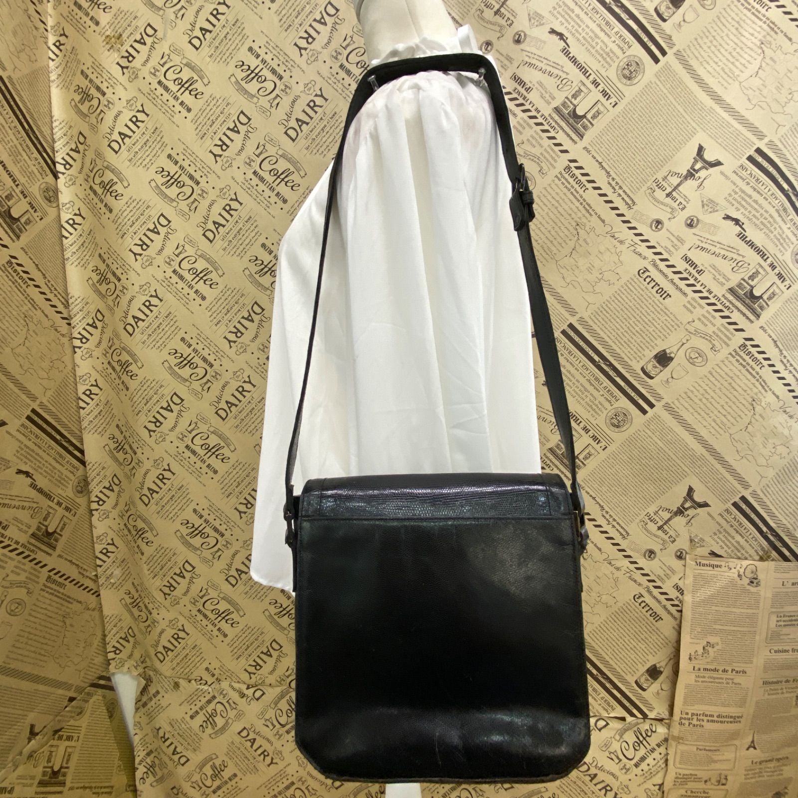 Saint Laurent Yves Shoulder Bag YSL Leather Black — view 6
