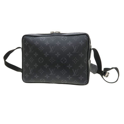 Louis Vuitton Taiga Llama Outdoor Messenger PM — view 2
