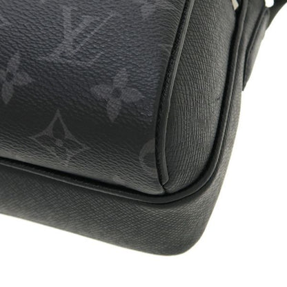 Louis Vuitton Taiga Llama Outdoor Messenger PM — view 4