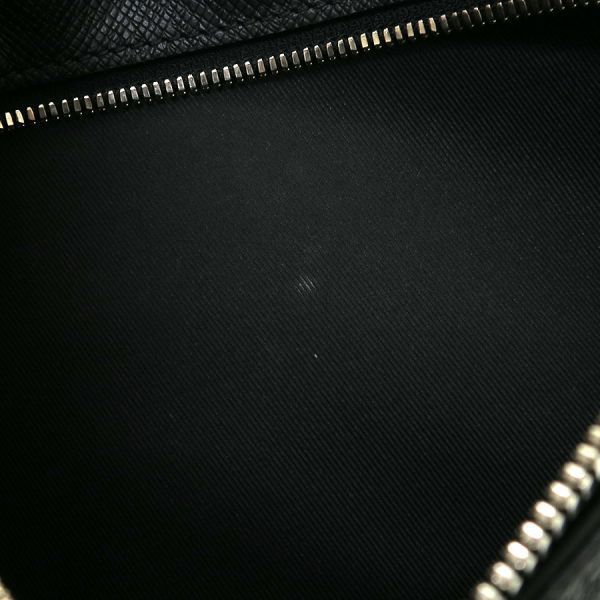 Louis Vuitton Taiga Llama Outdoor Messenger PM — view 8