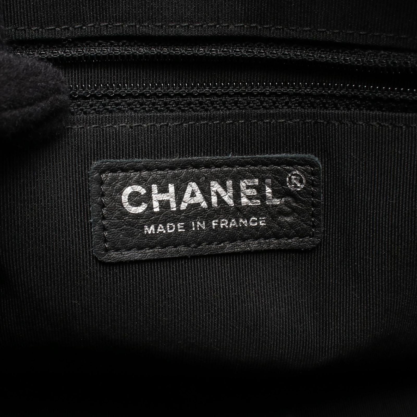 Chanel Shoulder Bag Blanc Stitch Tassel Black Lambskin Quilted Fringe Chain — view 4