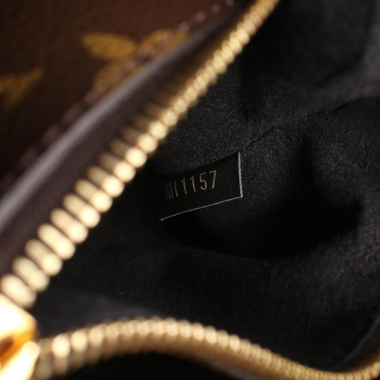 Louis Vuitton Shoulder Bag Neo Noe Monogram Noir Canvas Leather MM — view 5