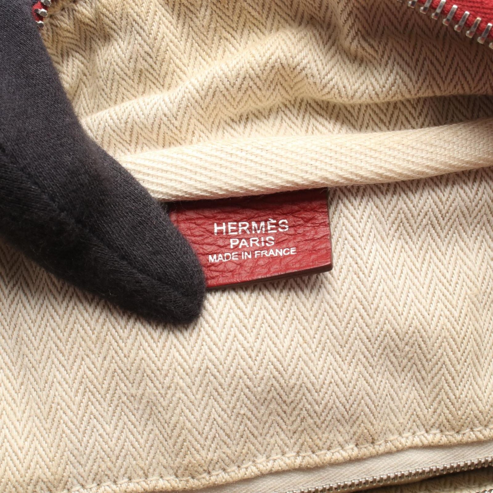 Hermes Handbag Victoria 35 Ruby Leather — view 4