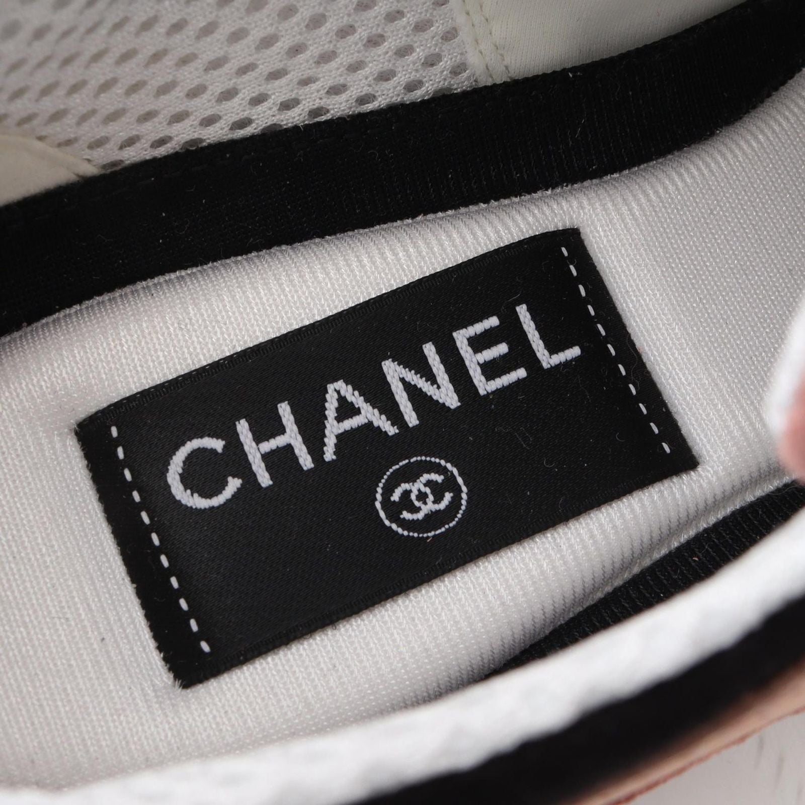 Chanel Sneakers CC Logo Leather Suede — view 5