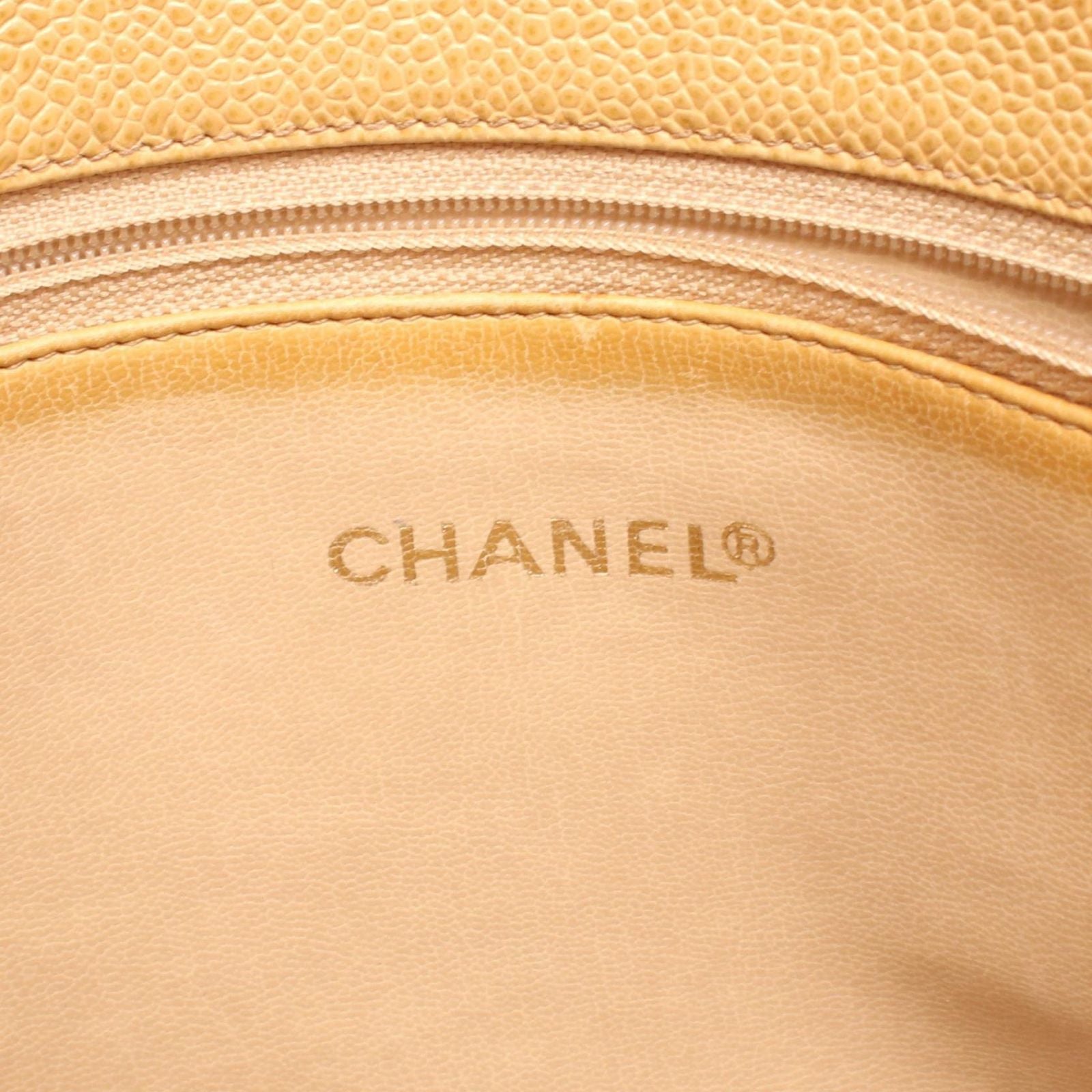 Chanel Tote Quilted Beige Caviar Leather — view 4