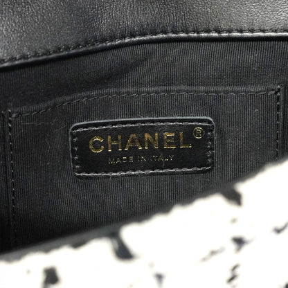 Chanel Shoulder Bag Tweed Black White Champagne Gold — view 5