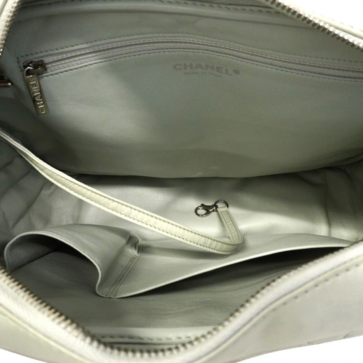 Chanel Shoulder Bag Quilted Lambskin Pale Green Silver — view 4
