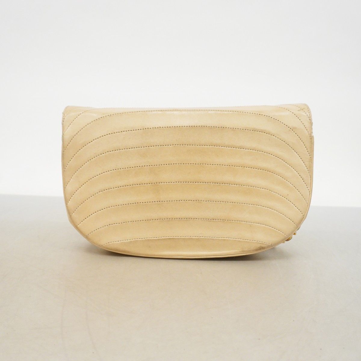 Chanel Shoulder Bag Lambskin Beige Gold — view 9
