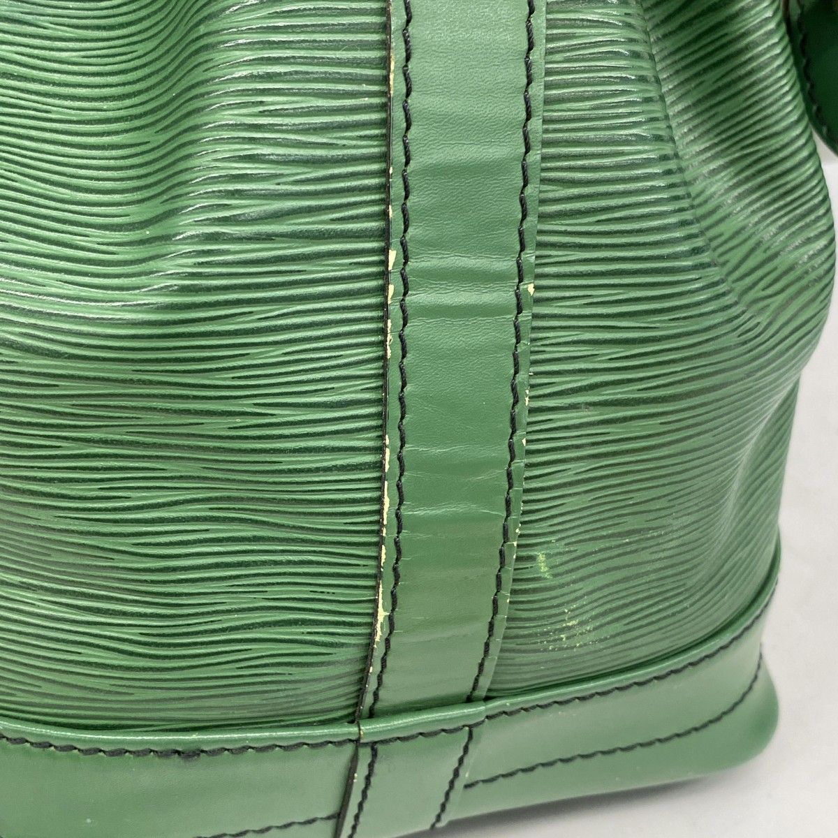 Louis Vuitton Shoulder Bag Epi Noe Borneo Green — view 8