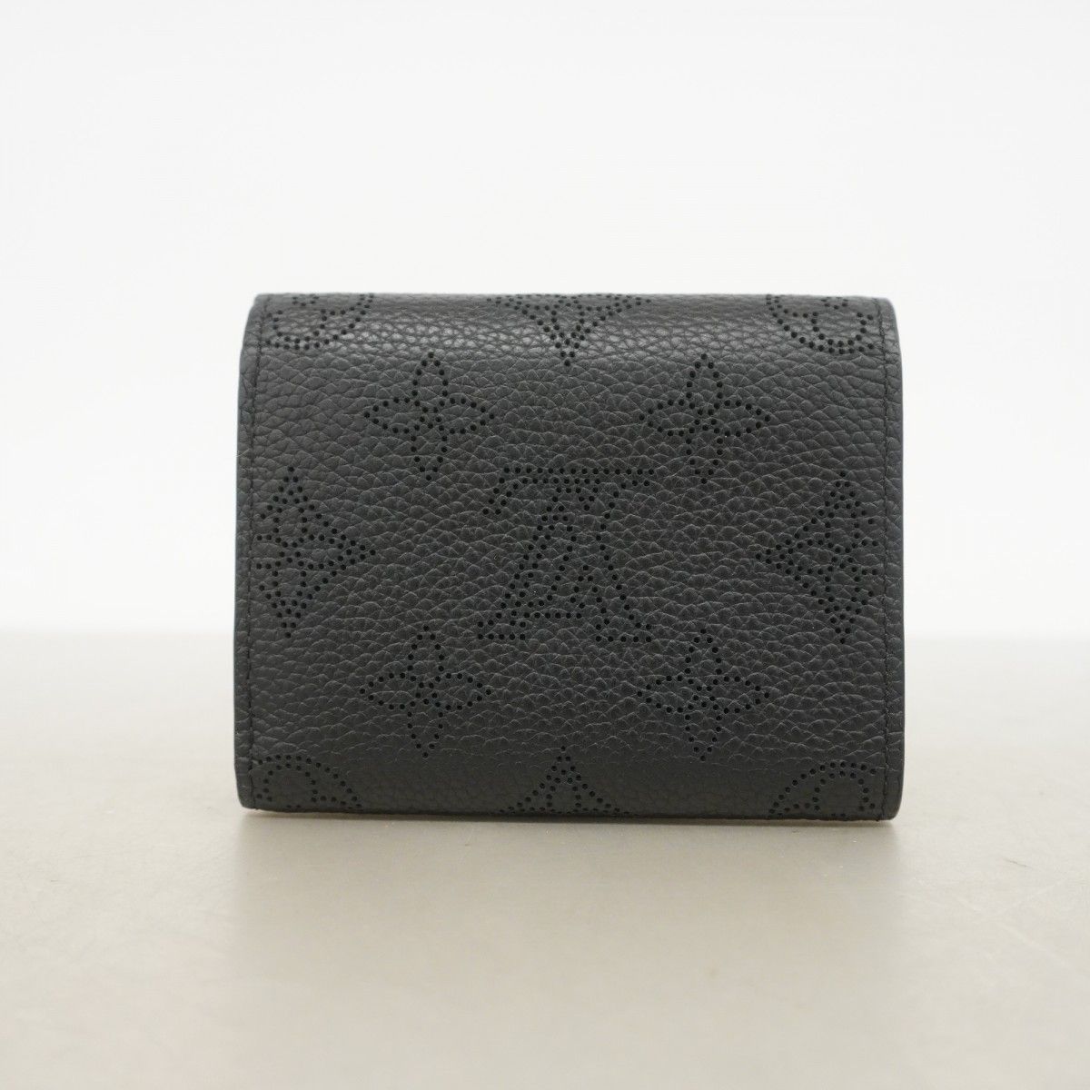 Louis Vuitton Trifold Wallet Mahina Portefeuille Iris XS Noir — view 7
