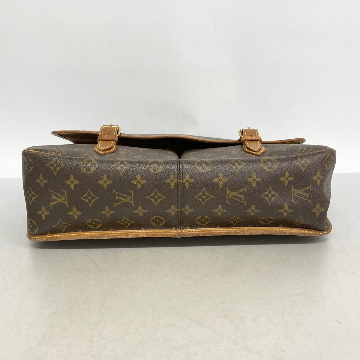 Louis Vuitton Shoulder Bag Monogram Givesiere GM Brown — view 3