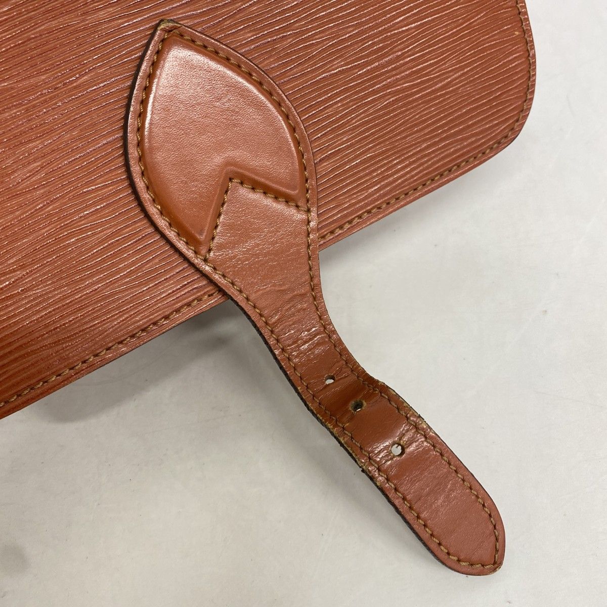 Louis Vuitton Shoulder Bag Epi Cartouchiere Kenya Brown — view 6