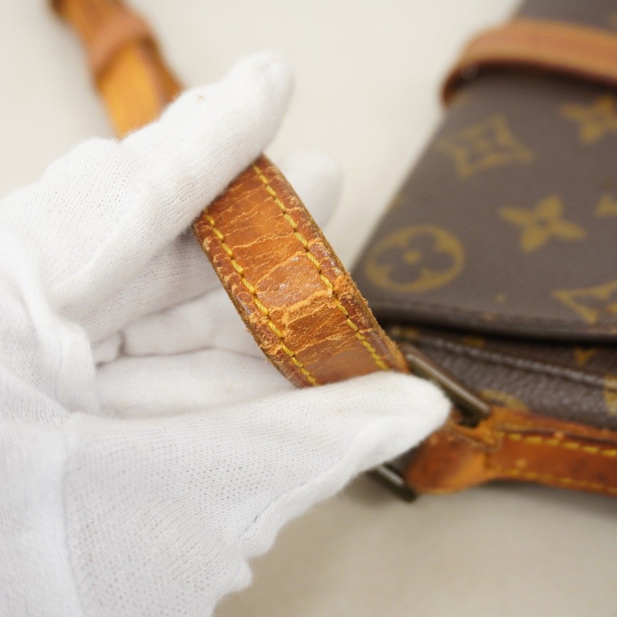 Louis Vuitton Shoulder Bag Monogram Cite PM Brown — view 7