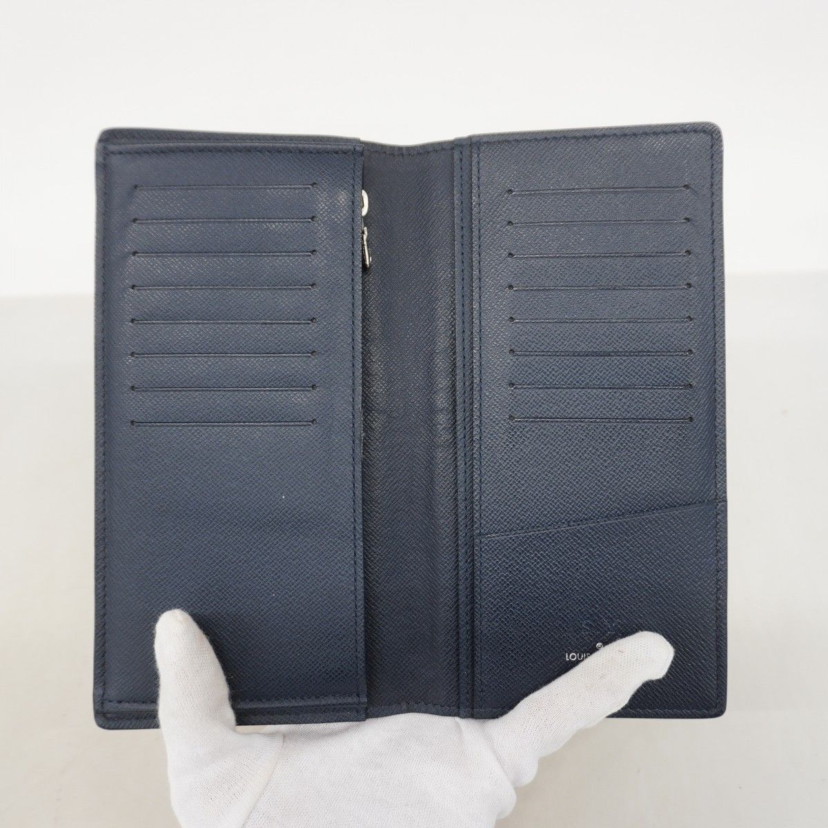 Louis Vuitton Wallet Taiga Portefeuille Brazza Blue Marine — view 3