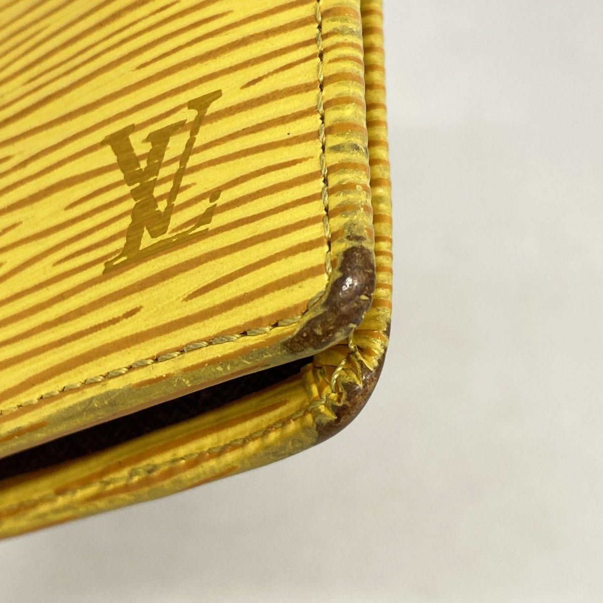 Louis Vuitton Wallet Epi Portobier Compact Jaune — view 6