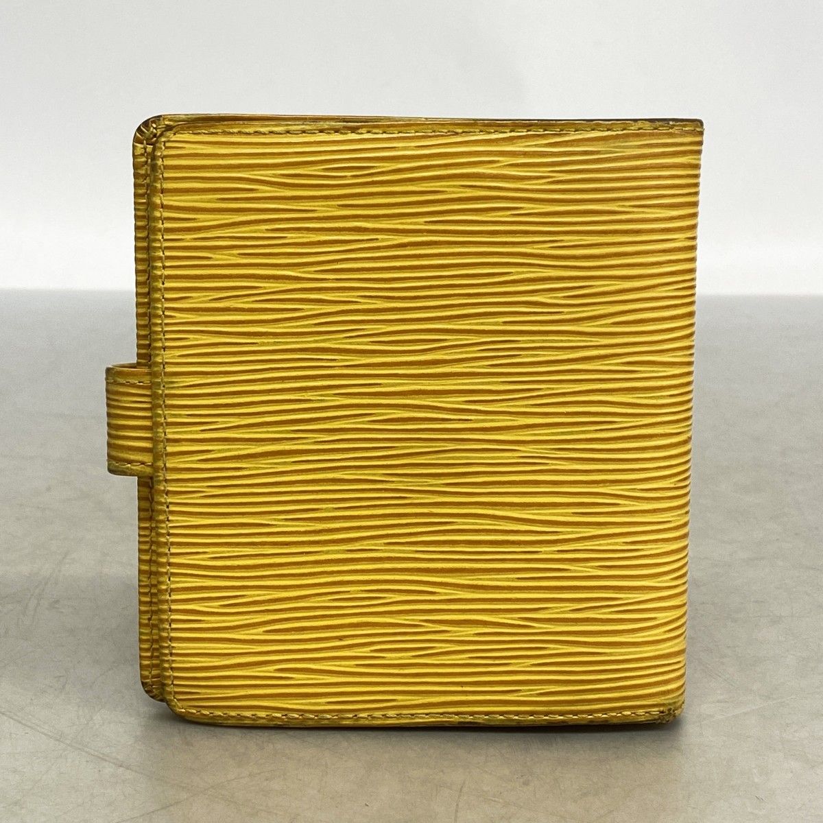 Louis Vuitton Wallet Epi Portobier Compact Jaune — view 9