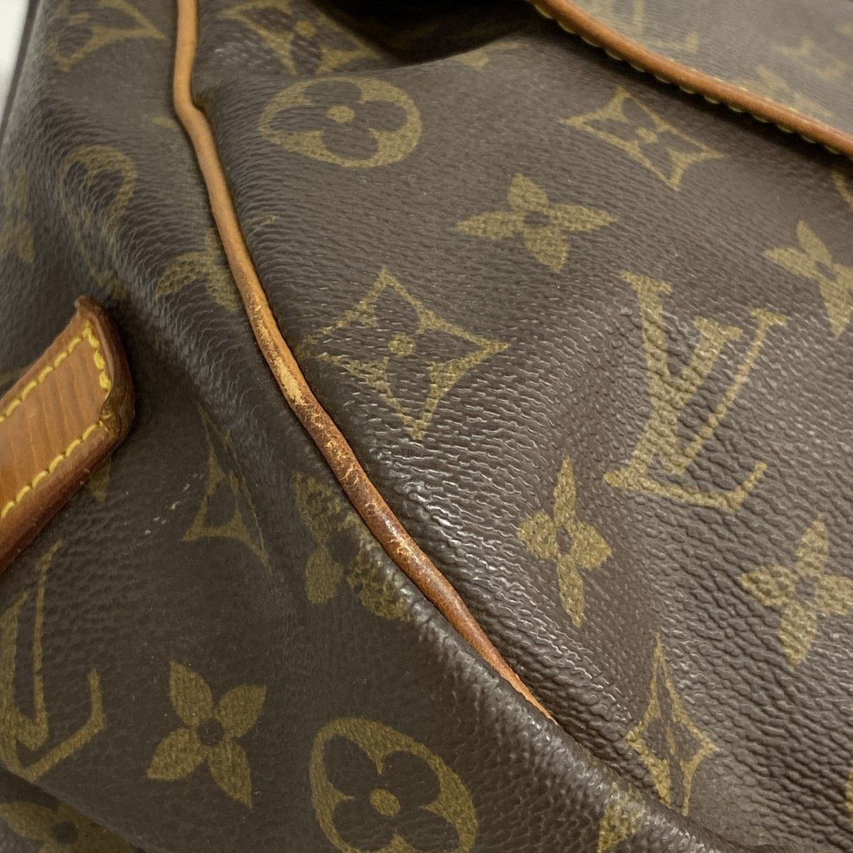 Louis Vuitton Shoulder Bag Monogram Saumur 35 Brown — view 7