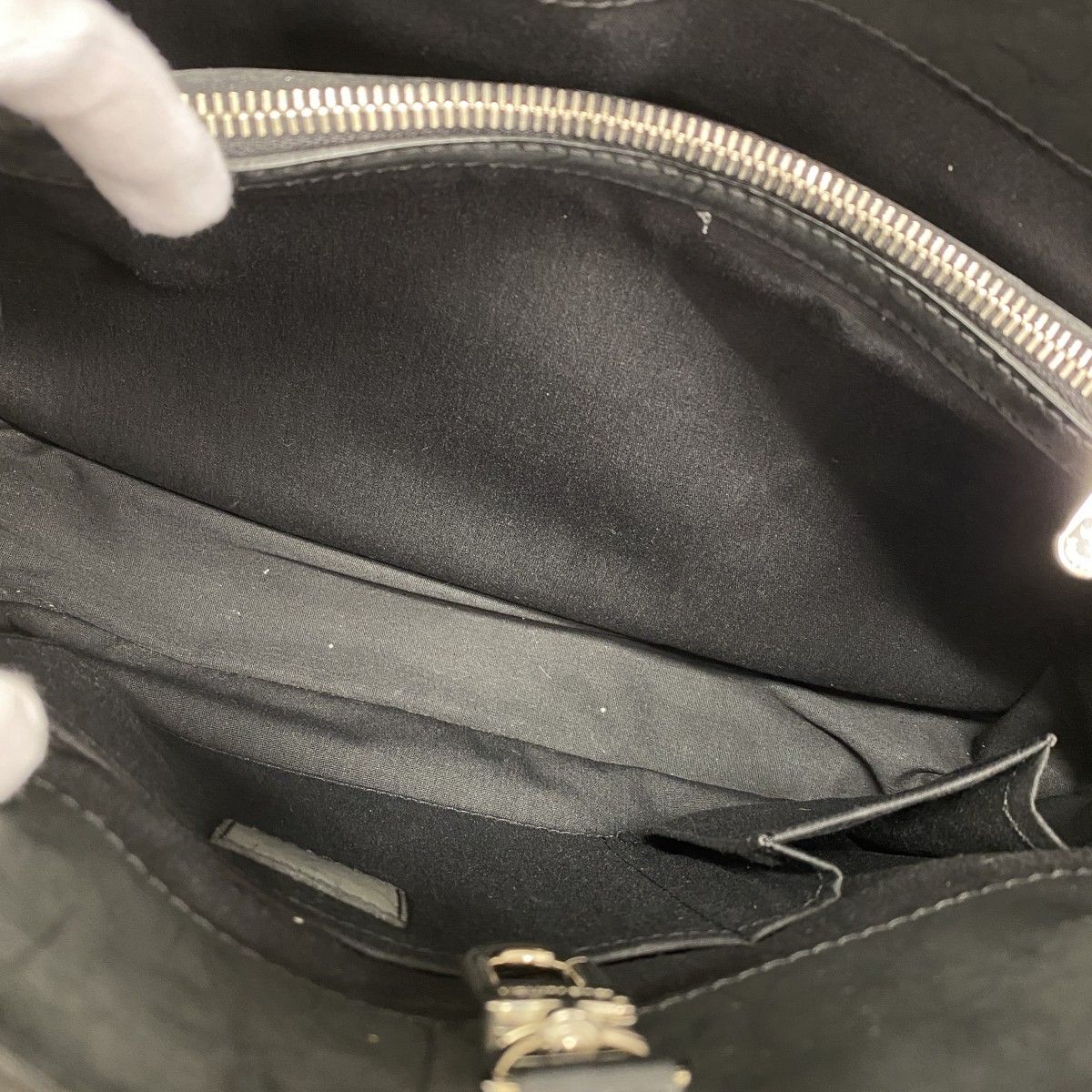 Louis Vuitton Handbag Epi Passy PM Noir — view 4