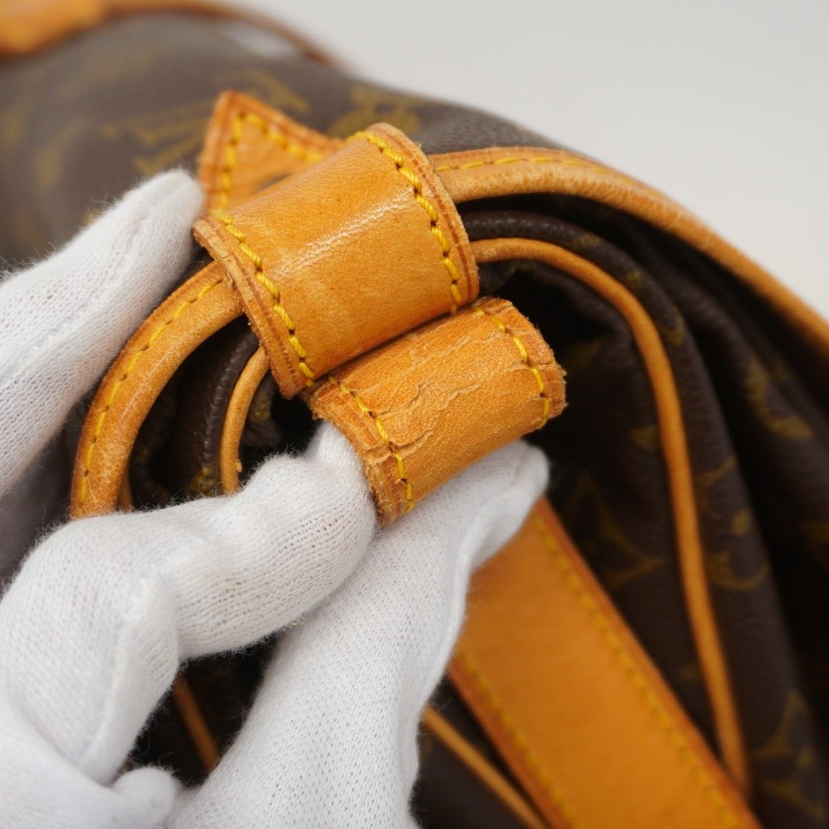 Louis Vuitton Shoulder Bag Monogram Saumur 35 Brown — view 6