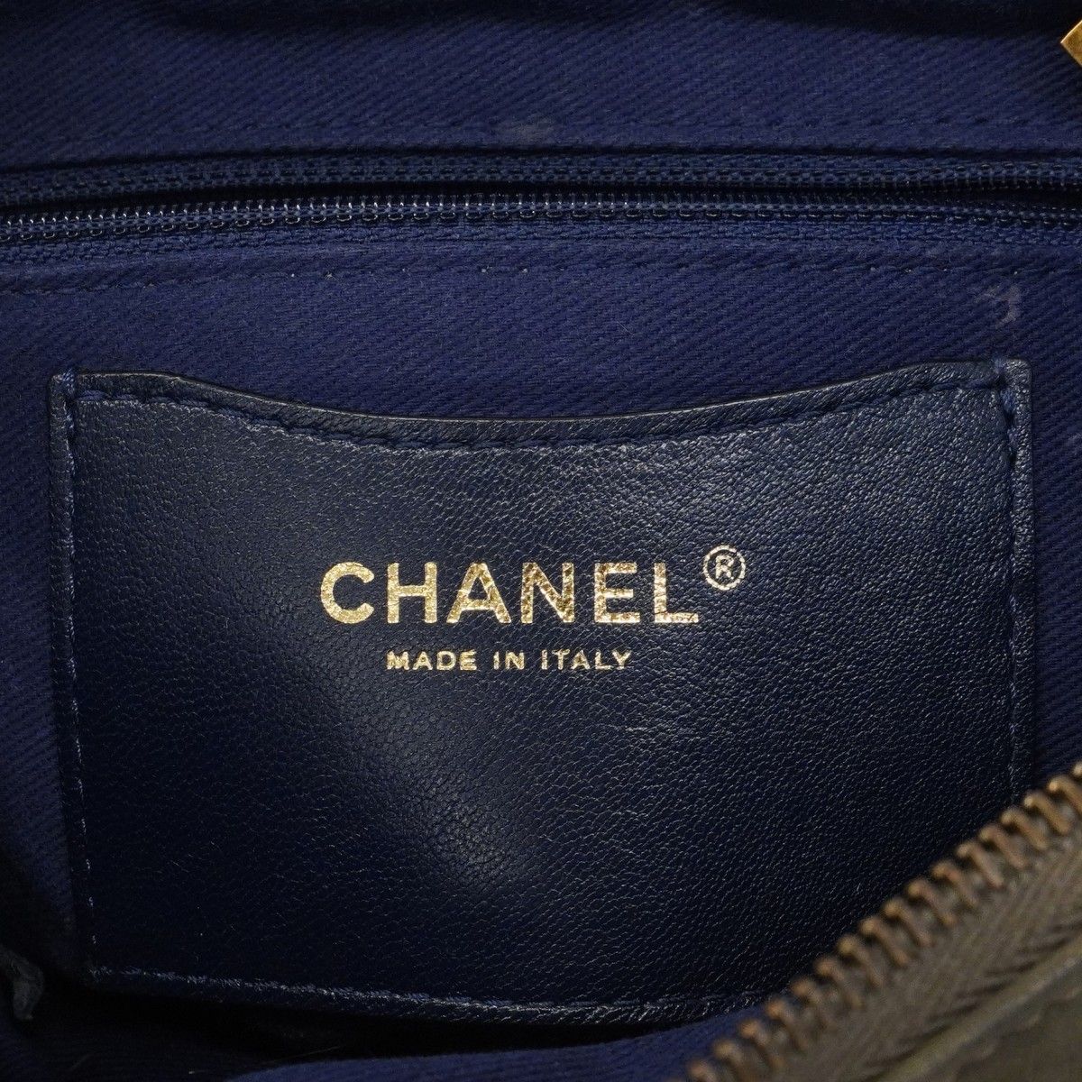 Chanel Shoulder Bag Quilted Leather Khaki Gold — view 5