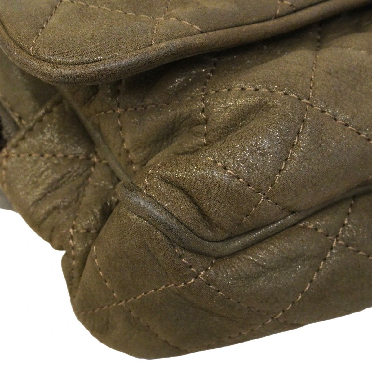 Chanel Shoulder Bag Quilted Leather Khaki Gold — view 7