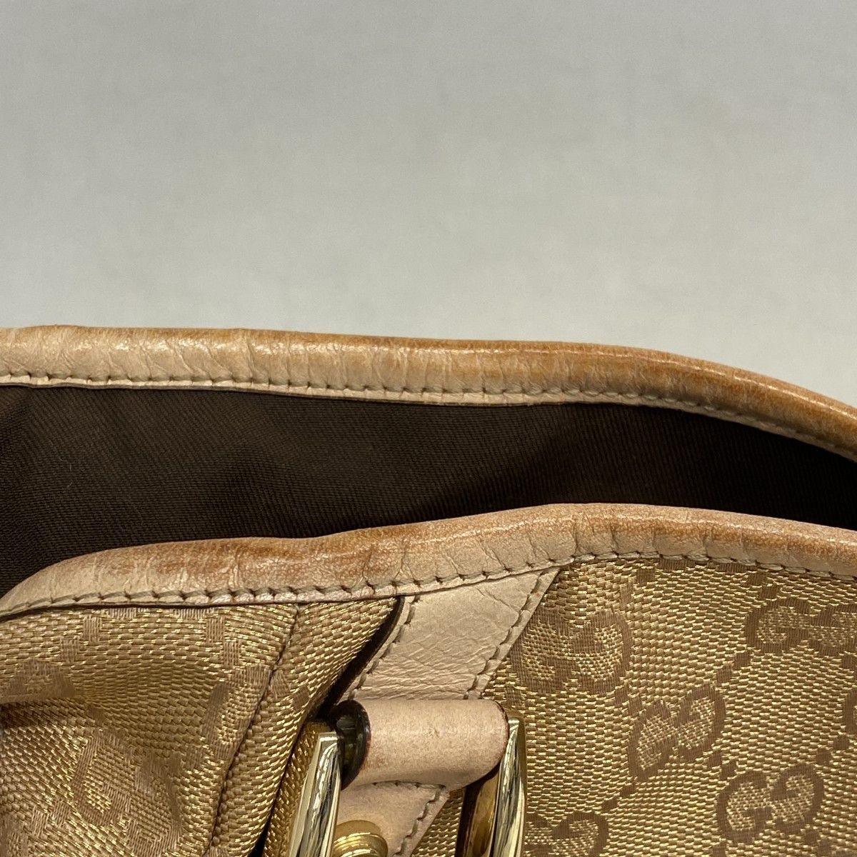Gucci Tote GG Canvas Pin Beige Gold — view 6