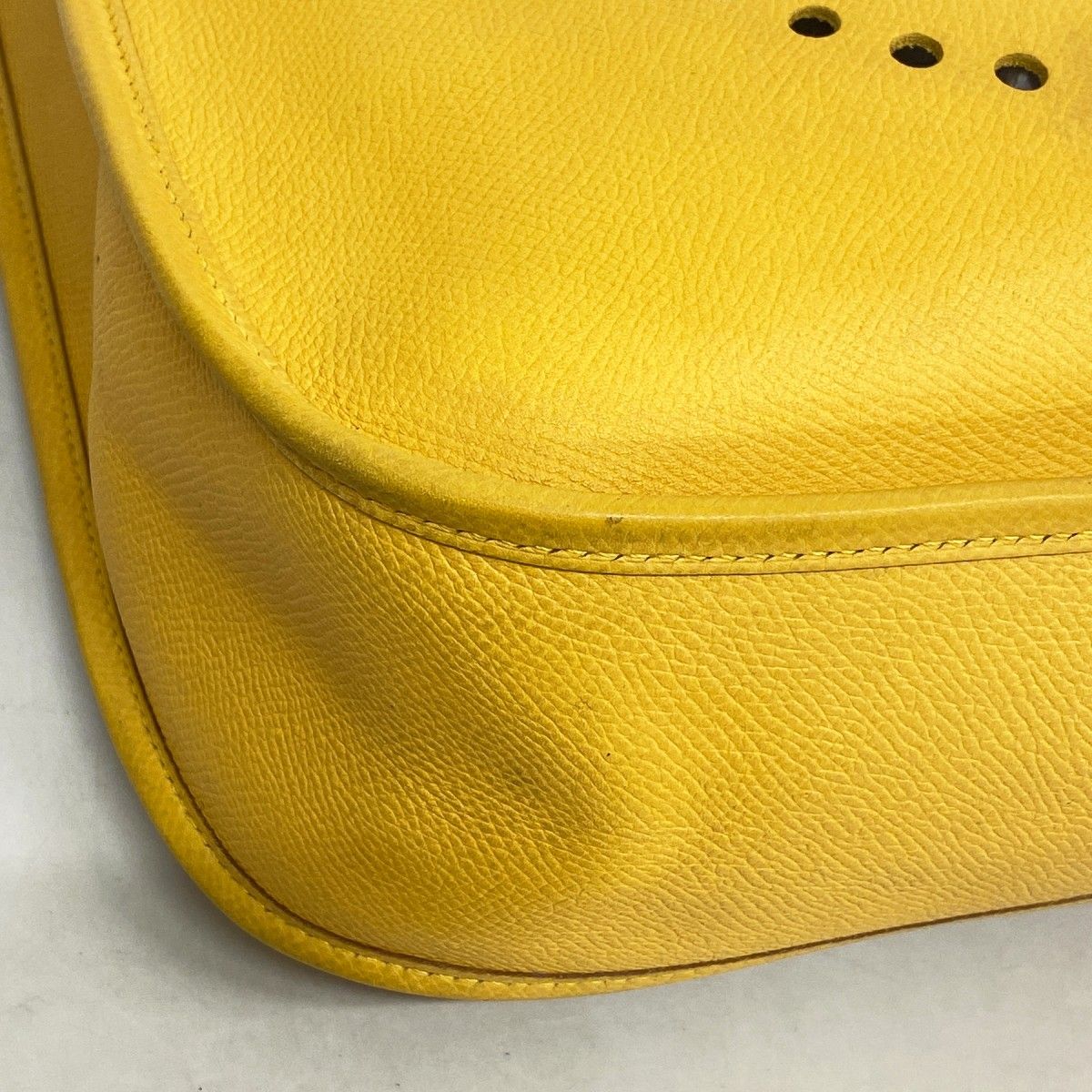 Hermes Shoulder Bag Evelyne Courchevel Jaune Gold — view 7