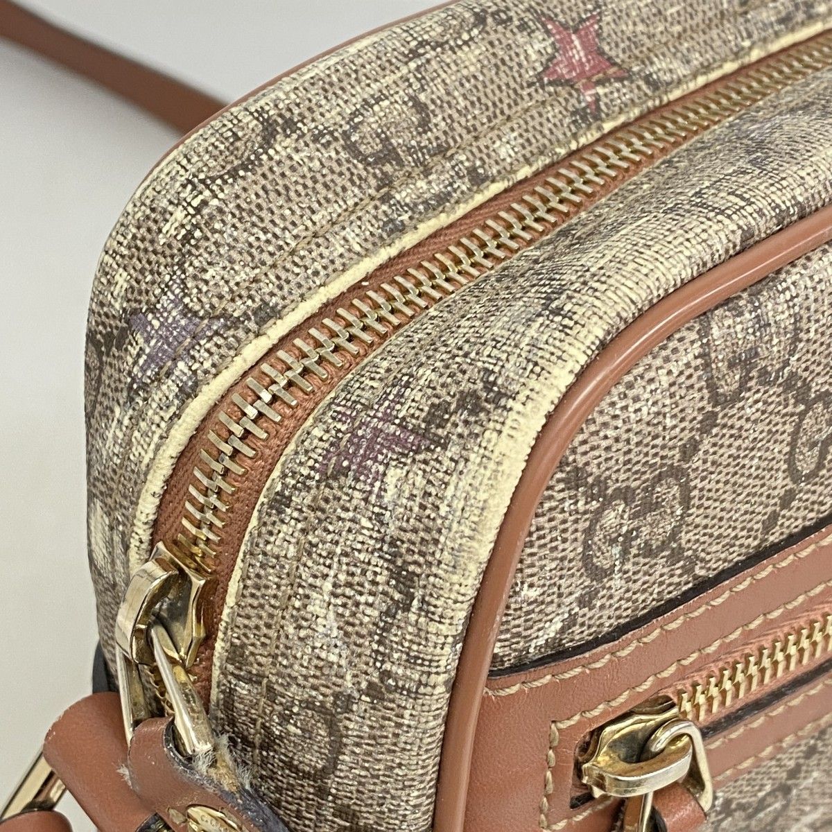 Gucci Shoulder Bag GG Supreme Brown Pink Champagne Gold — view 7