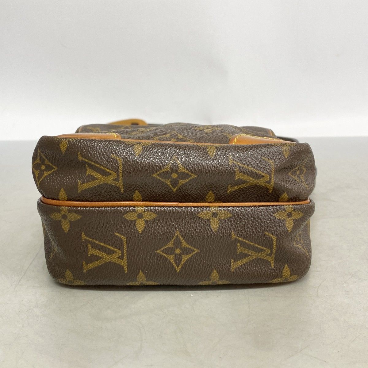 Louis Vuitton Shoulder Bag Monogram Amazon Brown — view 3