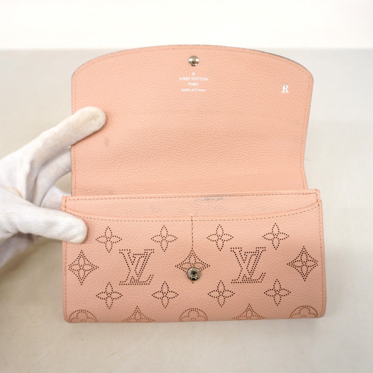 Louis Vuitton Wallet Mahina Portefeuille Iris Magnolia — view 8