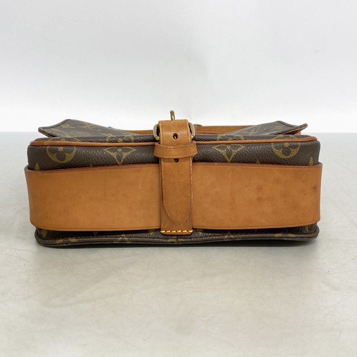 Louis Vuitton Shoulder Bag Monogram Cartouchiere MM Brown — view 3